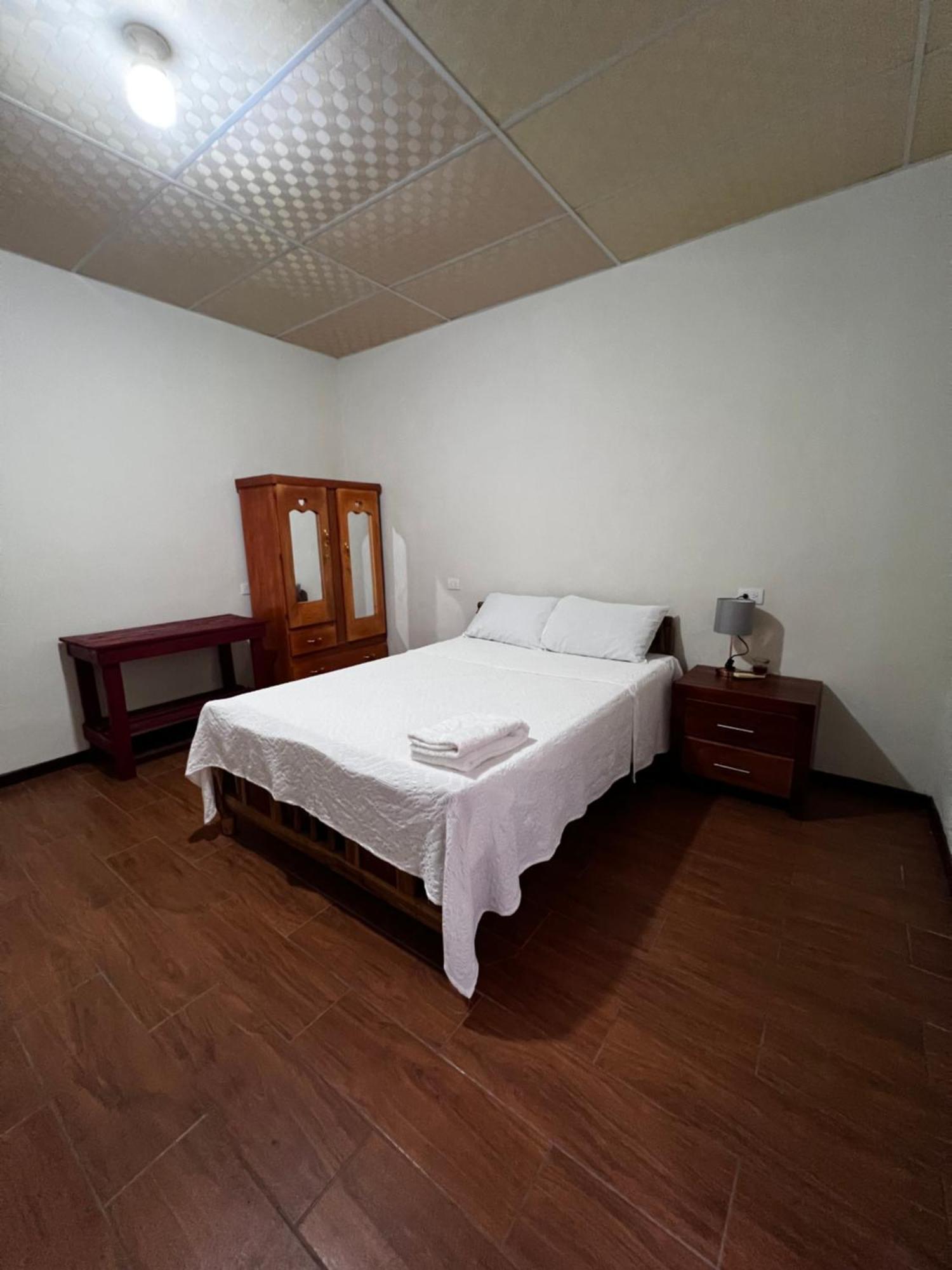 Ibania Hostal Tamanique Номер фото