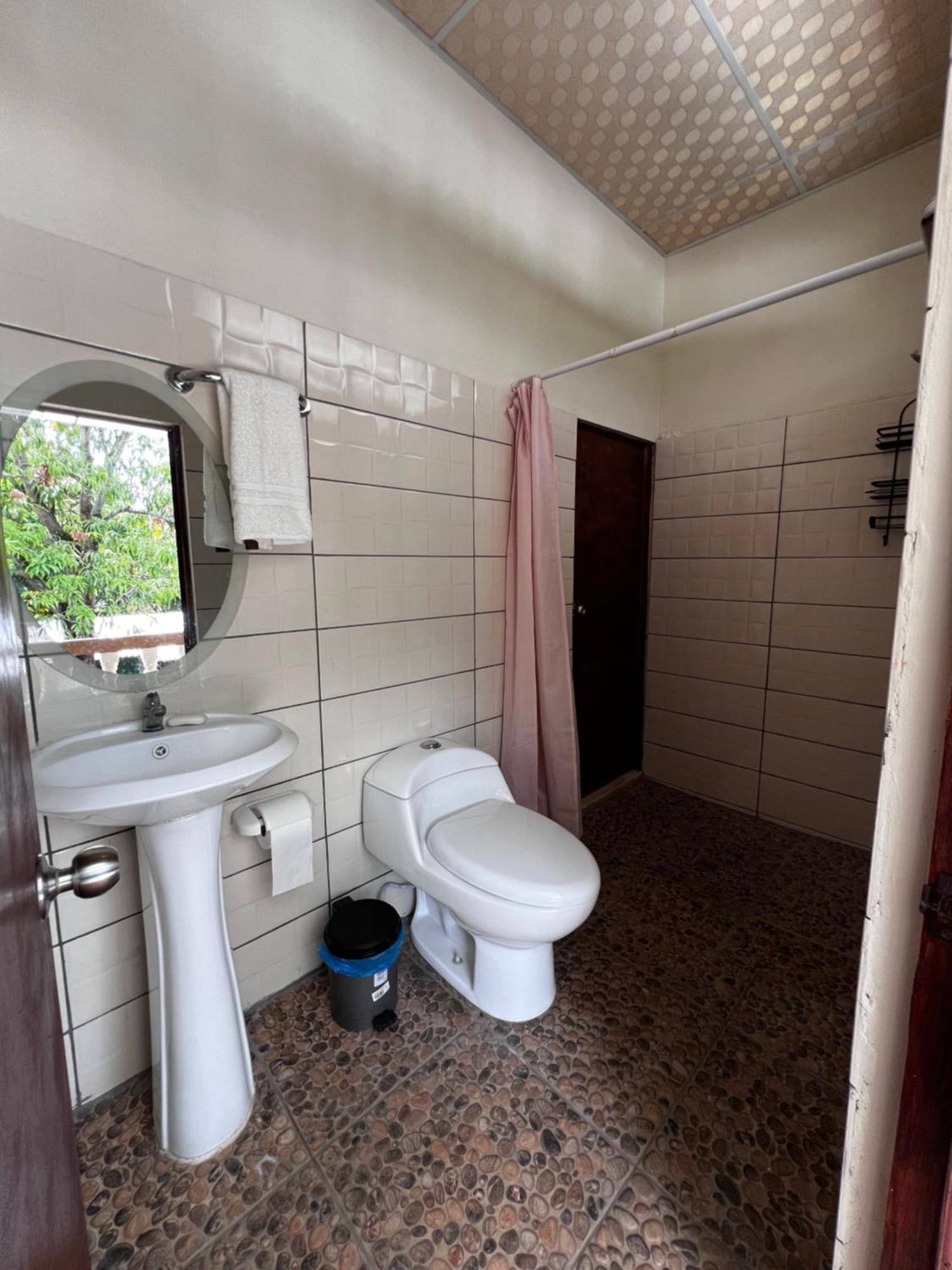 Ibania Hostal Tamanique Экстерьер фото