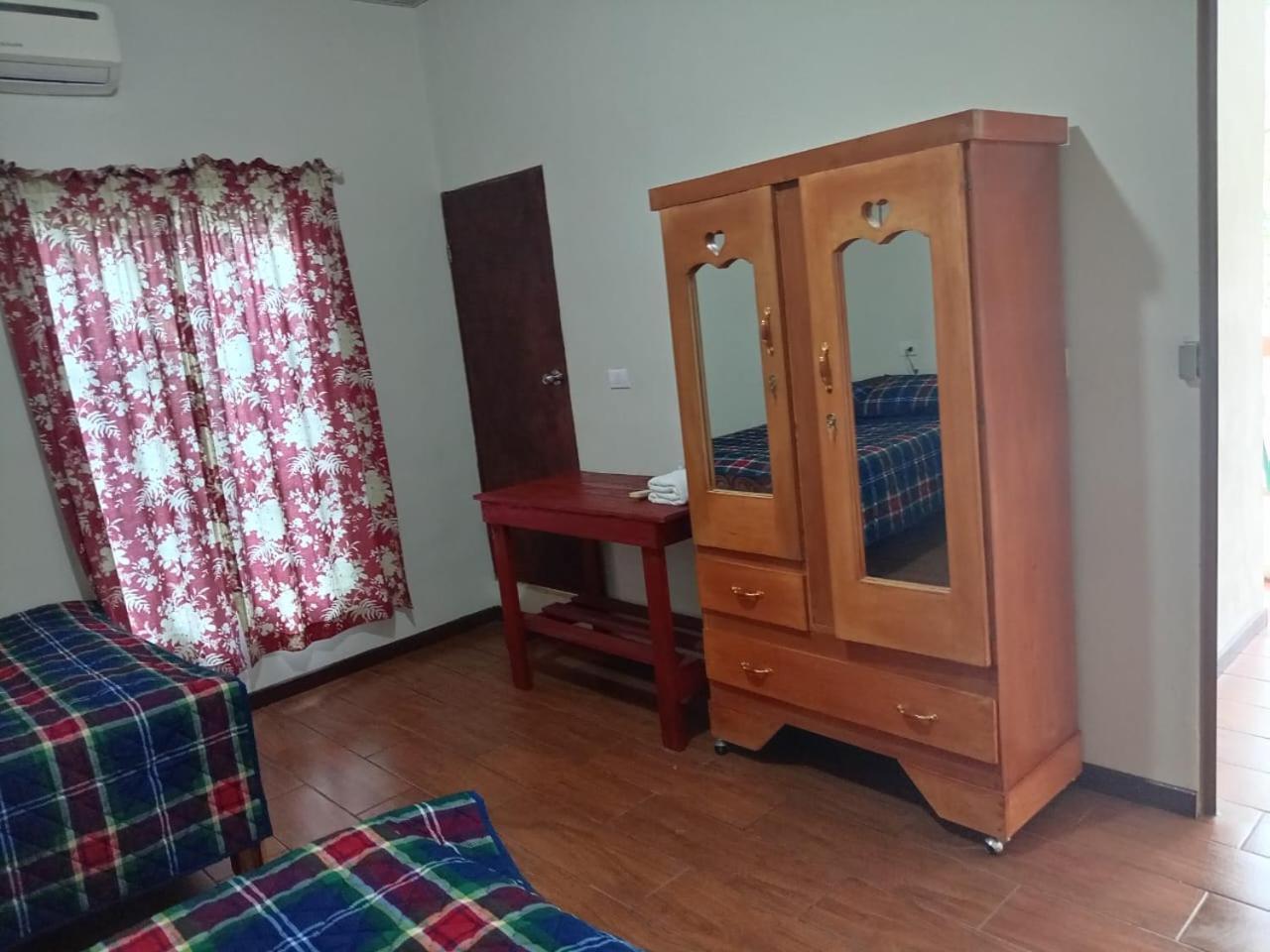 Ibania Hostal Tamanique Экстерьер фото